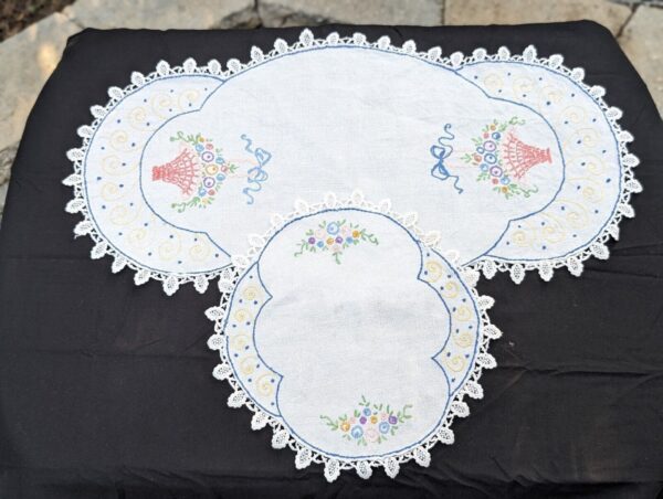 Vintage handmade table runner set: White doily with embroidered flowers on black cloth