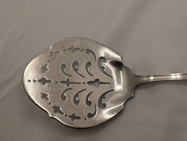 Gorham Durgin Fairfax Sterling Silver Pierced Flat Server, 8.25, No Monogram, 69g, Vintage