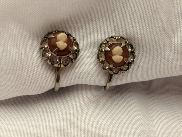 Vintage 1940s Floral Earrings with Rhinestones