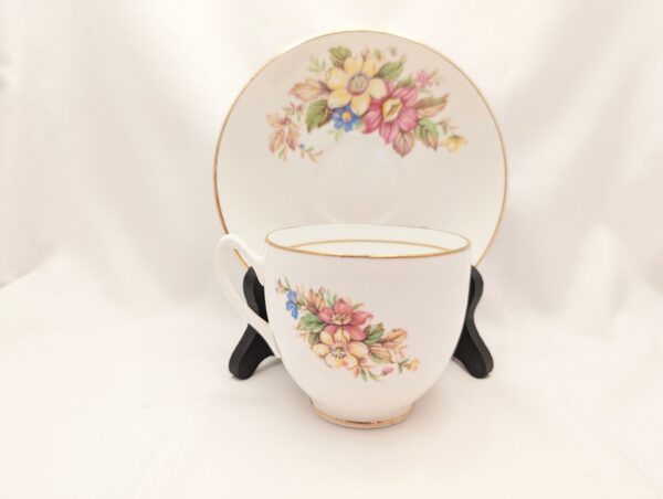 Elegant English Bone China Teacup & Saucer with Floral Pattern & Gilt Trim