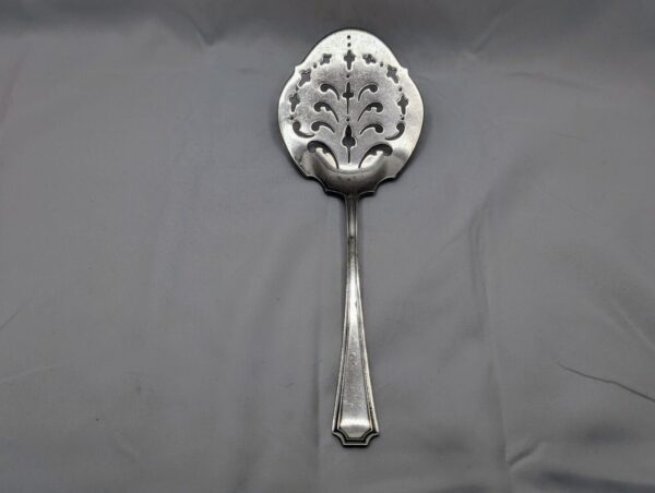 Sterling silver flat server, 8.25 Gorham Durgin Fairfax, pierced, 69g